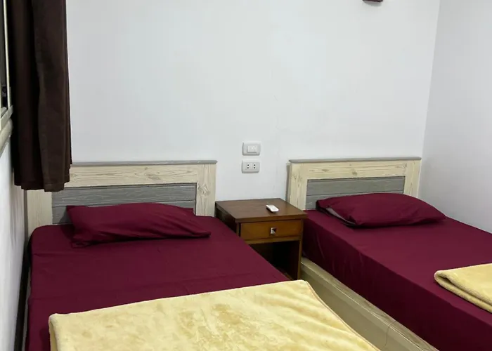 Apartman Ghadghod House