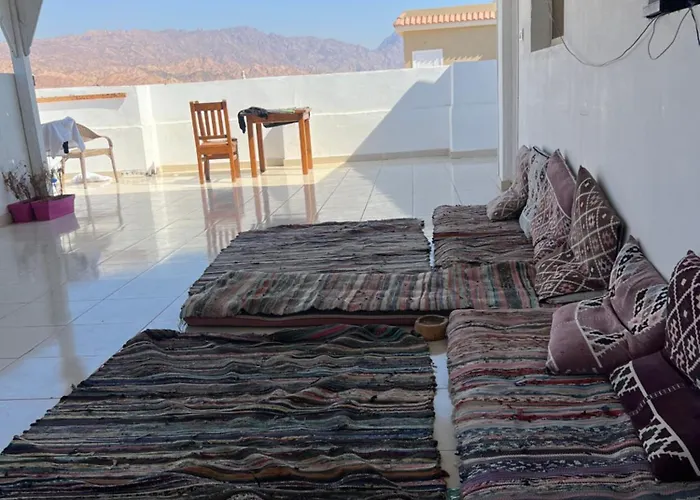 Ghadghod House Apartman *